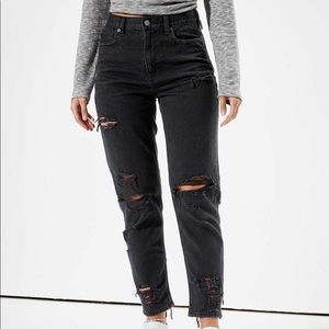 NWOT American Eagle Ripped Mom Jeans Distressed Black, Women’s Size 25